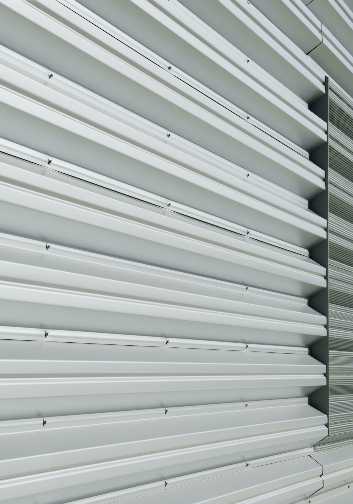 metal-siding-on-building-on-college-campus-